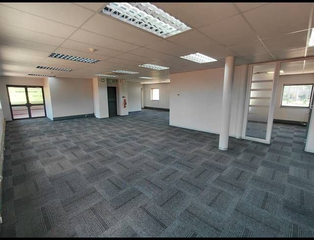 2,038M² OFFICE TO LET IN VORNA VALLEY